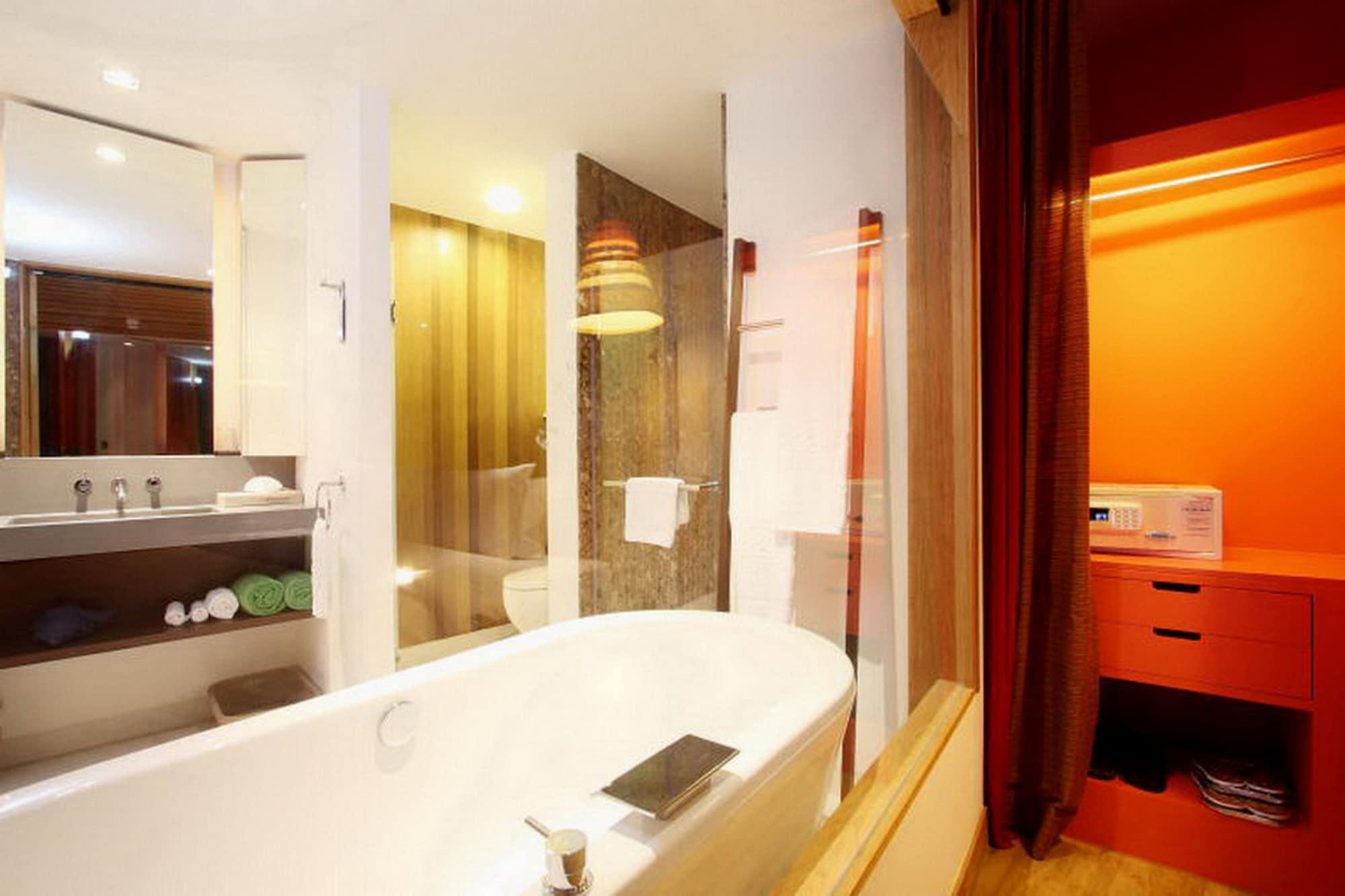 Patong Beach Hotel Hotell 4*