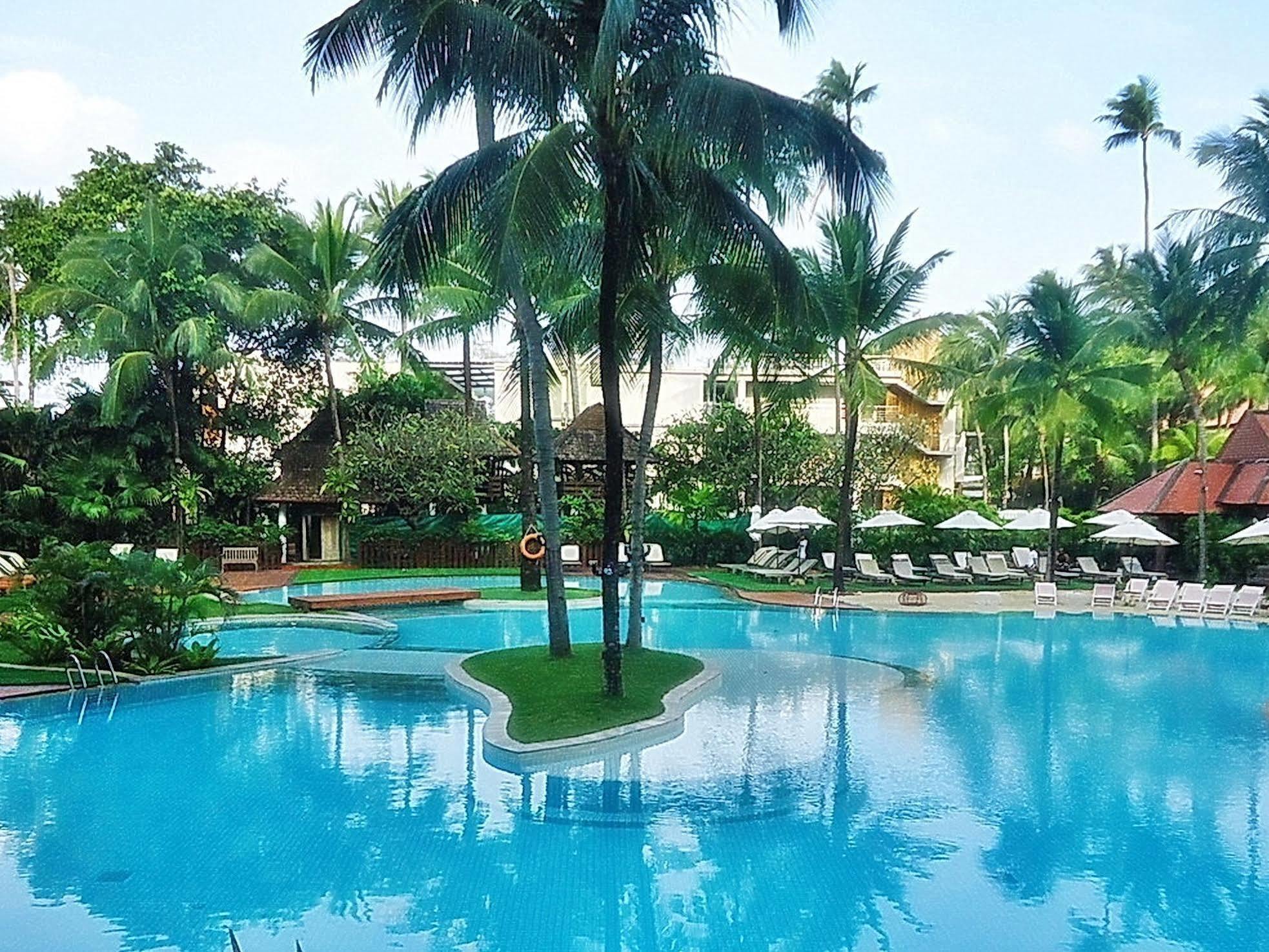 Patong Beach Hotel Hotell