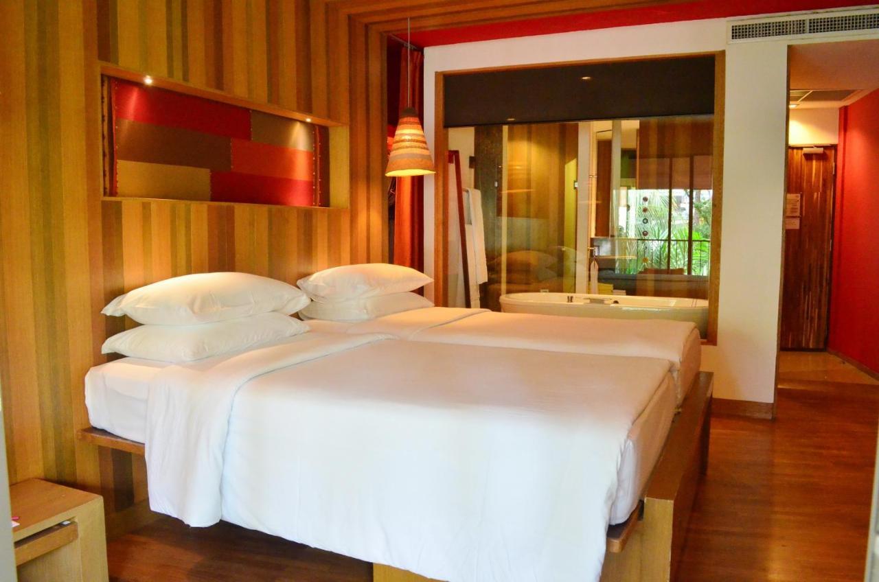 Patong Beach Hotel Hotell 4*